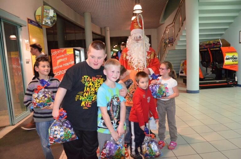 Mikołaj odwiedził niepełnosprawne dzieci