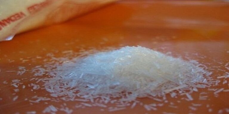 Najgroźniejsza biała toksyna, która jemy codziennie i to nie jest sól czy cukier