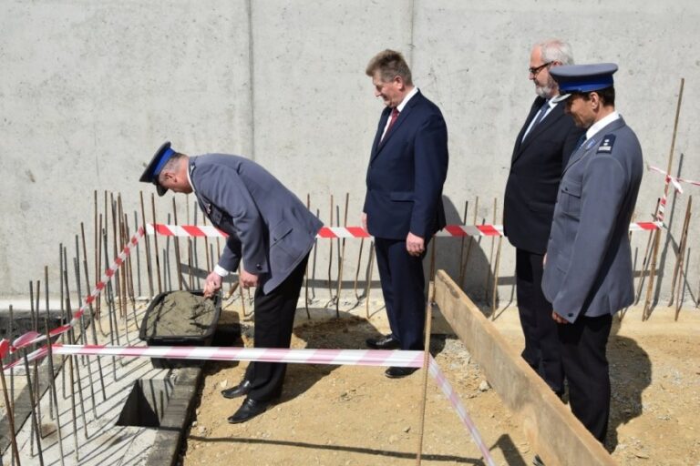 Wmurowano akt erekcyjny pod budowę nowej komendy w Jaśle