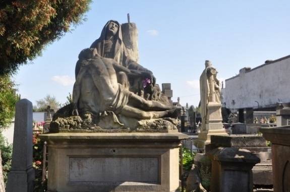 Kwesta na ratowanie zabytków jasielskiej nekropolii