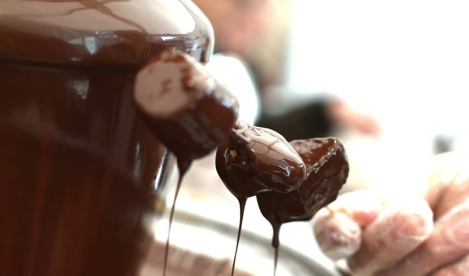 Naukowcy: Jedzenie czekolady rozjaśnia nam umysł