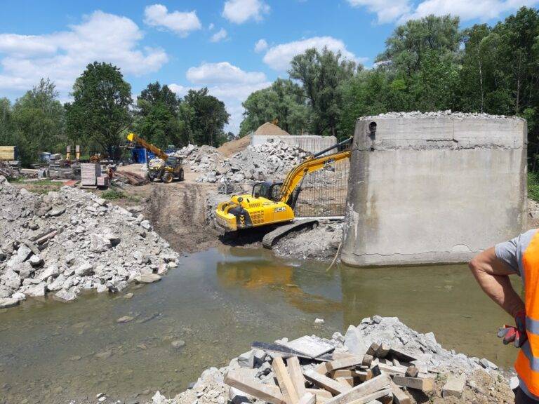 Duży postęp robót na moście w Dobrucowej