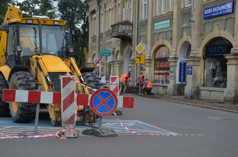 Ruszyły prace przy modernizacji Placu Żwirki i Wigury oraz ulic Bednarskiej, Czackiego i Karmelickiej