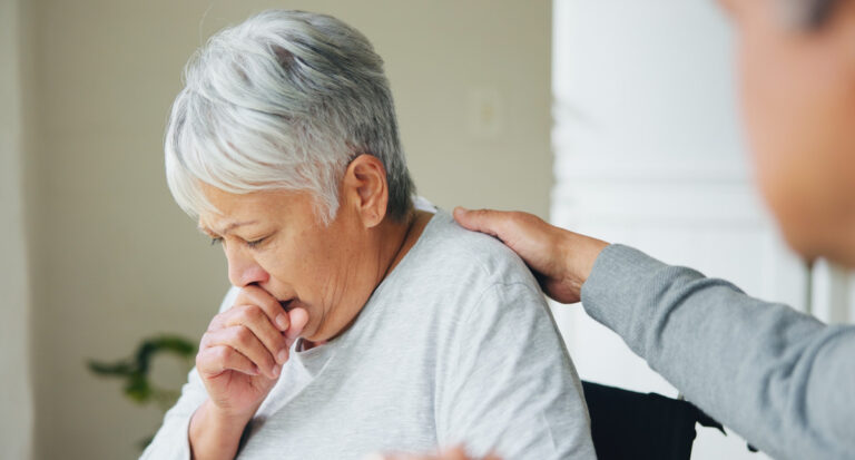 Krztusiec wraca – Podkarpacki NFZ alarmuje i zachęca do szczepień