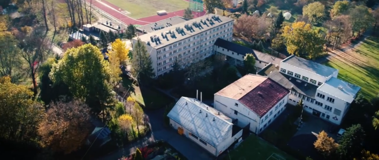 Podpisano umowę na modernizację Zespołu Szkół w Trzcinicy