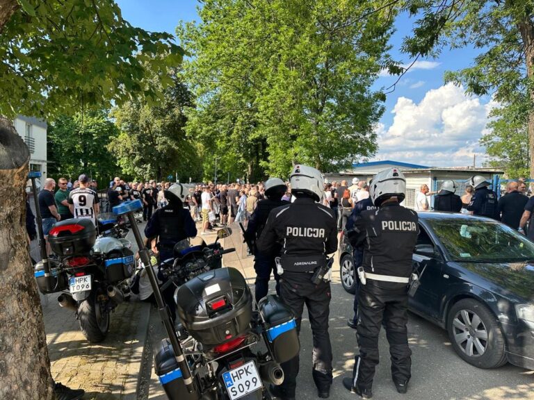 Policyjne zabezpieczenie meczu Czarni Jasło – Karpaty Krosno