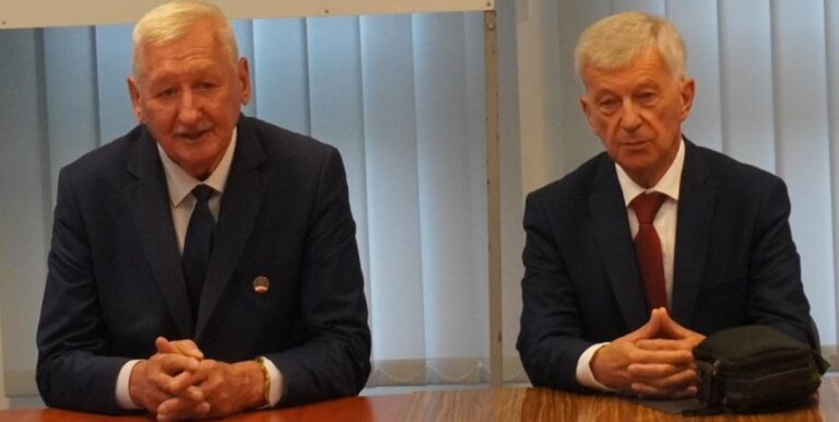 Gdy emeryt wraca do gry – jasielski test zaufania. Tylko czy Szpital to przetrwa?