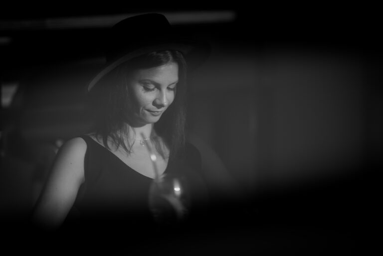 Zawsze zaczyna się od spojrzenia – o fotografii, uważności i autentyczności