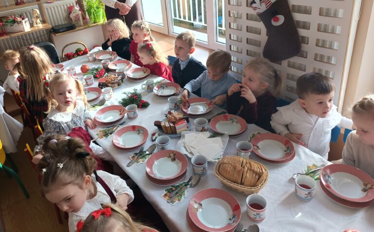 „Spotkanie przy wigilijnym stole” w Przedszkolu Miejskim nr 3